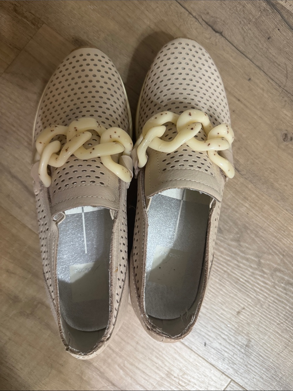 Dolce Vita Women’s Beige Platform Slip-On Loafers with Decorative Chain